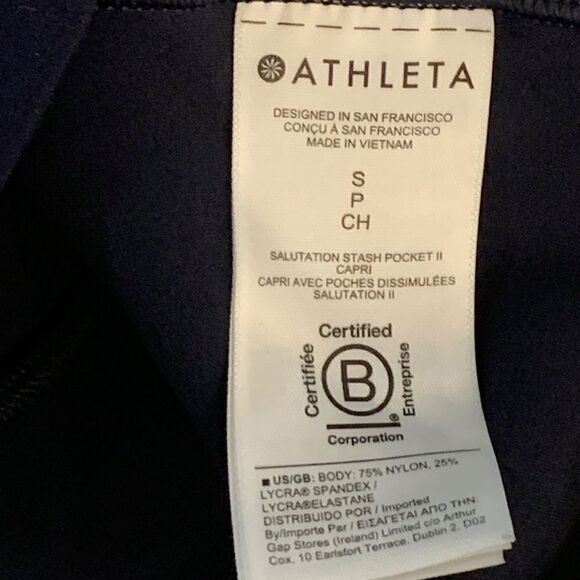 ATHLETA, capris, salutation stash pockets , good condition, size SP - Picture 4 of 7